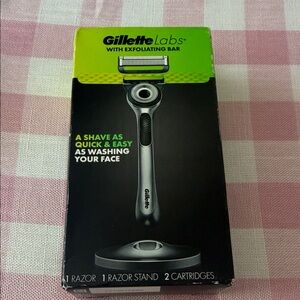 1-Gillette Labs Razor with Stand  and exfolianting Bar - Black & Lime 2 cartrid